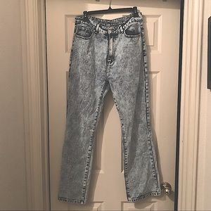SHEIN High Wasted Straight Let Jeans With Pearl Details Acid Washed look